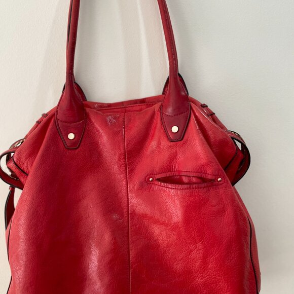 B Makowsky Extra Roomy Red Leather Shoulder Handbag W/Outside Cellphone Pocket - Picture 6 of 7